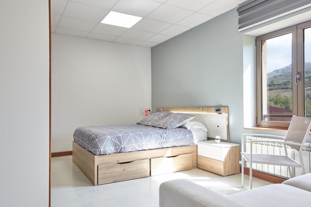 Hostal Fontanan La Pola de Gordon Esterno foto
